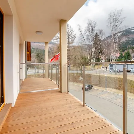 Sarnia Residence, Sun & Snow *