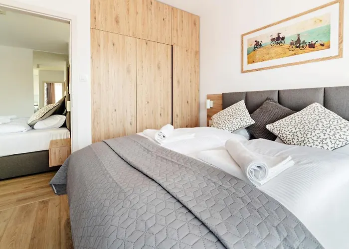 Sarnia Residence, Sun & Snow *