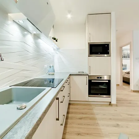 Daire Sun & Snow, Sarnia Residence