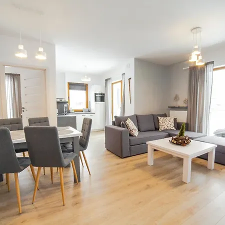 Sarnia Residence, Sun & Snow *